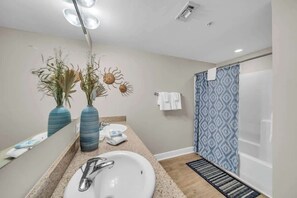 Shower, hair dryer, shampoo - Sanibel 705 2BR Condo with Gulf views (Gulf Shores)
