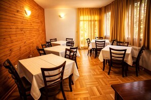 House, Multiple Bedrooms, Fireplace, Mountain View | Dining - Villa Rila in Borovets (Samokov)