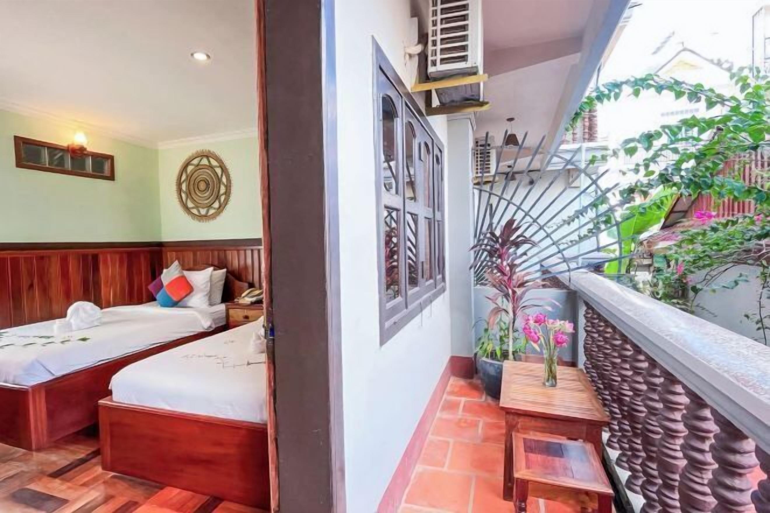 Minibar, safe på rommet, skrivebord og skrivebord for bærbar PC