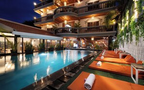 Outdoor pool, open 9:00 AM to 9:00 PM, free pool cabanas, pool umbrellas - Siem Reap Center Hotel (Siem Reap)