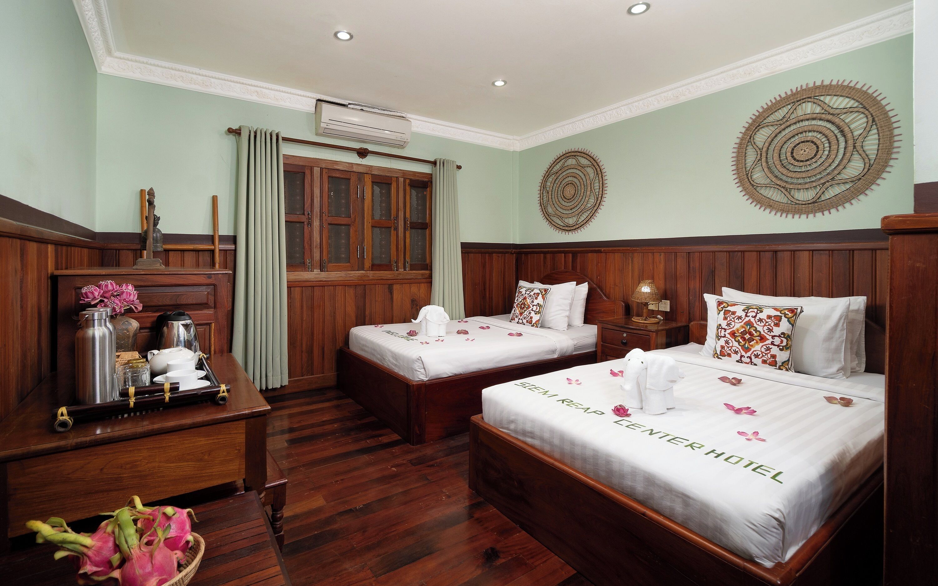 双人房或双床房 | 客房服务设施