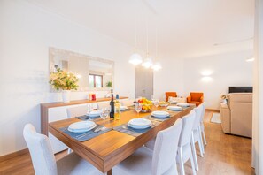 In-room dining - Villa Cayo Coco (Portimão)