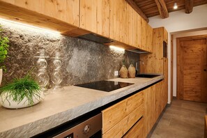 Fridge, microwave, oven, dishwasher - Casera Brocheta, surrounded by nature (Chies d´Alpago)