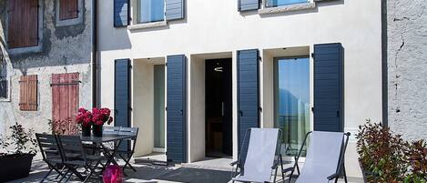 屋外ダイニングエリア