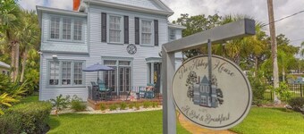 "Stay Where History Meets Hospitality – B&B in Heart of Historic Daytona"