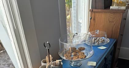 "Stay Where History Meets Hospitality – B&B in Heart of Historic Daytona"