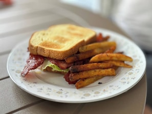 Alimentos y bebidas