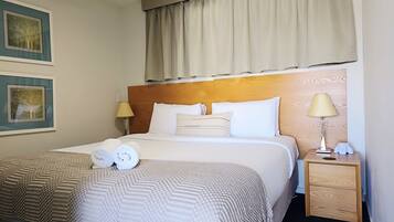 1 bedroom, in-room safe, desk, iron/ironing board