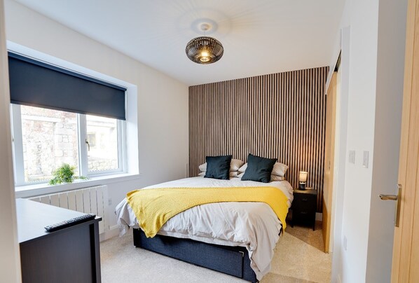 2 bedrooms, travel crib, free WiFi, bed sheets