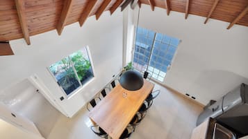Comfort House | In-room dining