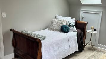 1 bedroom, iron/ironing board, free WiFi