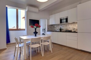 Apartment, 2 Bedrooms | Living area