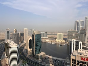 Room - Stylish Studio With Balcony in Downtown Dubai (Dubai)