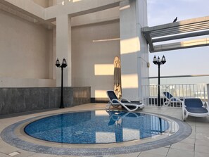 Room - Stylish Studio With Balcony in Downtown Dubai (Dubai)