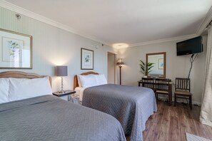 Bügeleisen/Bügelbrett, kostenloses WLAN, Bettwäsche