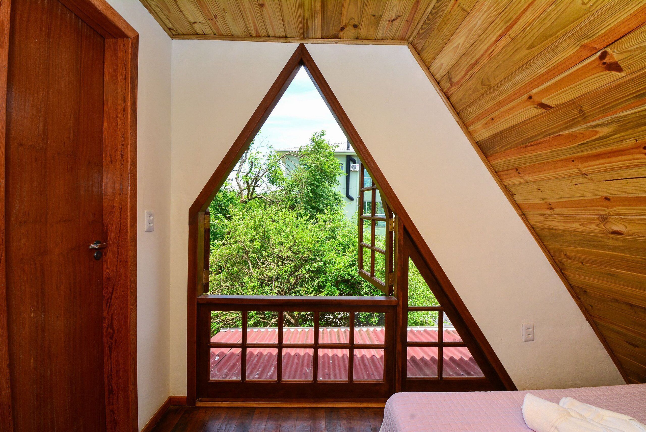 1 quarto, ferros/tábuas de passar roupa, acesso à internet