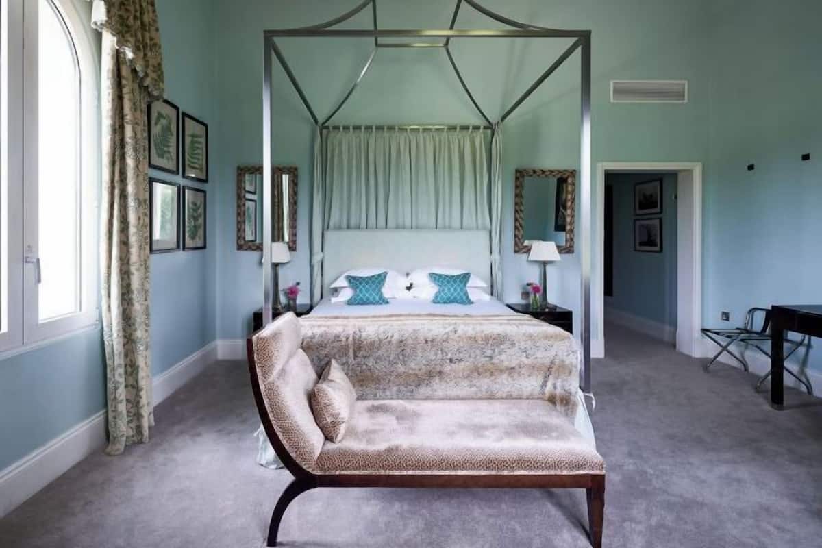 Hypo-allergenic bedding, in-room safe, desk, iron/ironing board