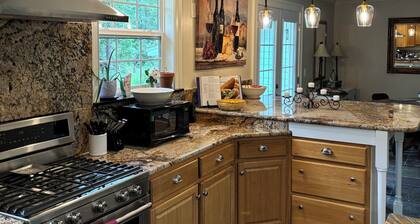 Come visit our “Sweet Retreat at the End of the Street” where you can relax!!!