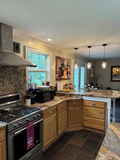 Come visit our “Sweet Retreat at the End of the Street” where you can relax!!!