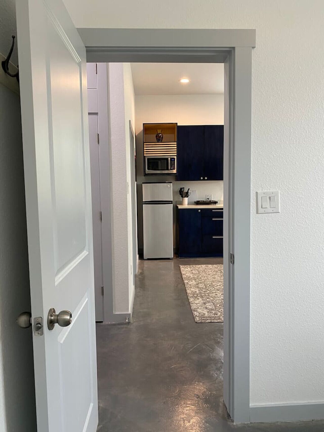 冷蔵庫、電子レンジ、コーヒー / ティーメーカー、トースター