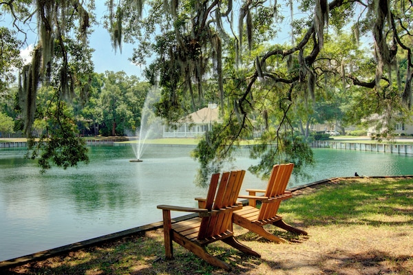 المنطقة المحيطة بالمنشأة