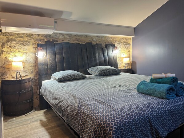 2 室のベッドルーム、アイロン / アイロン台、WiFi、ベッドシーツ