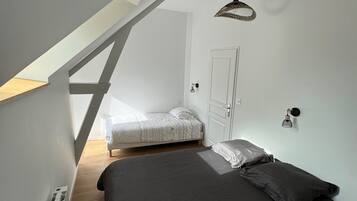 8 habitaciones, tabla de planchar con plancha y wifi