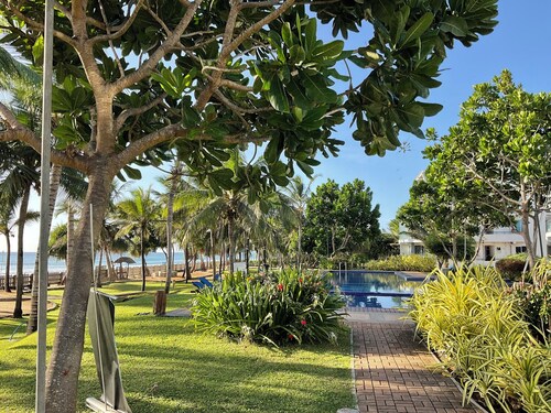 SANDY SHORES your idyllic retreat  on the pristine BEACHFRONT of 𝙉𝙞𝙡𝙖𝙫𝙚𝙡𝙞 