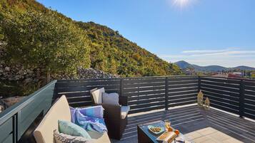 Villa (4 Bedrooms) | Balcony