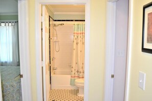 Unclassified image, 2 of 27, button