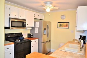 Unclassified image, 4 of 27, button