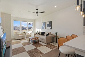 Living area - Mountain View Home w/ King Beds & Rooftop Deck (Fort Collins)