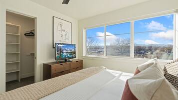 Townhome, Multiple Beds, Patio, Mountain View (908 Jerome St. (Unit 2)) | 2 bedrooms, individually decorated, individually furnished, bed sheets