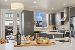 Townhome, Multiple Beds, Patio, Mountain View (908 Jerome St. (Unit 2)) | Private kitchen | Fridge, microwave, oven, stovetop - Mountain View Home w/ King Beds & Rooftop Deck (Fort Collins)