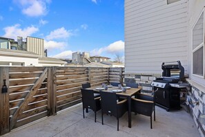 Townhome, Multiple Beds, Patio, Mountain View (908 Jerome St. (Unit 2)) | Outdoor dining