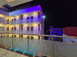 Diamond Room Sea View | Zona de estar | Televisión LED de 24 pulgadas con canales por cable