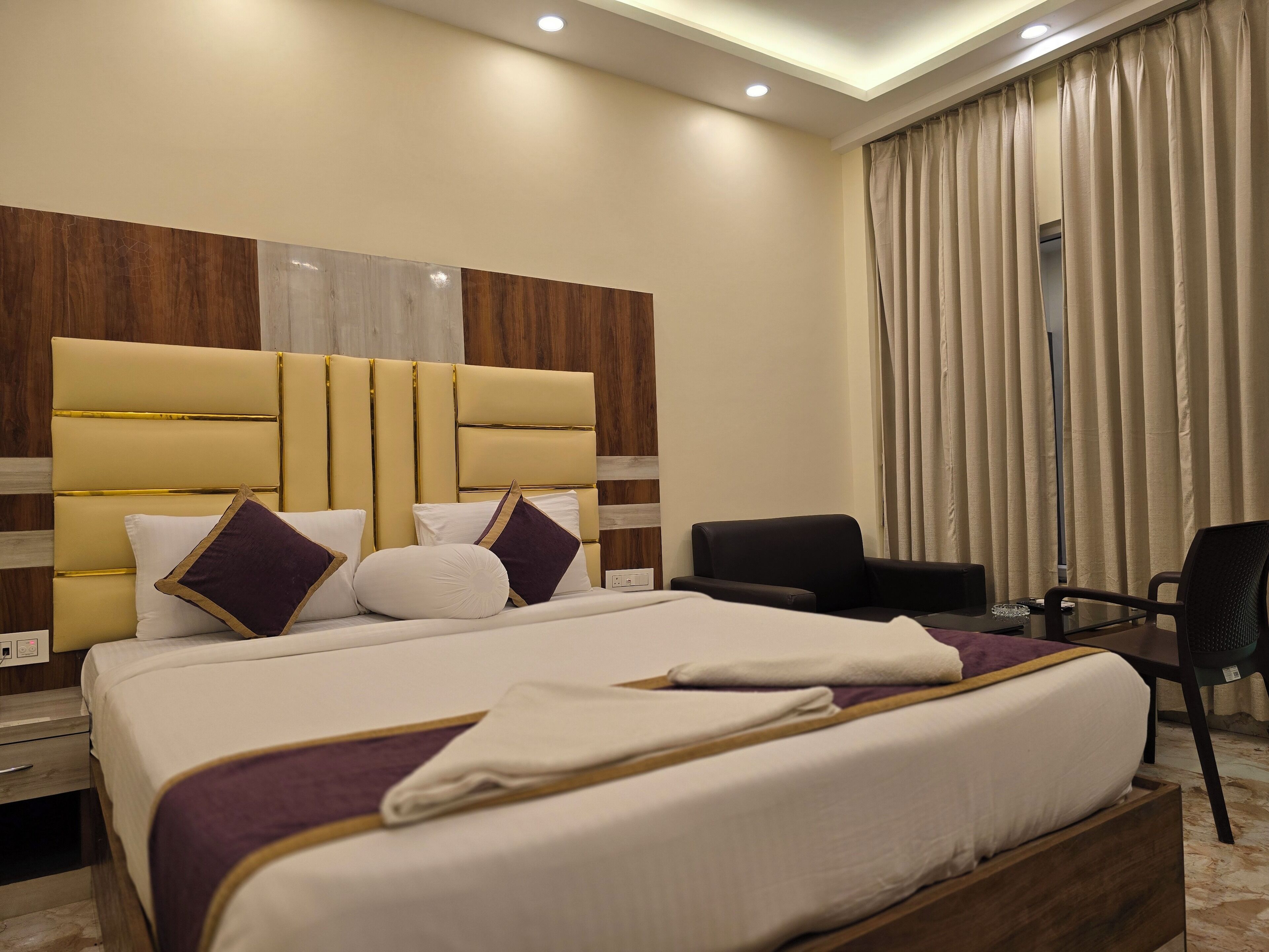 尊榮客房 | 書桌、隔音、免費無線上網