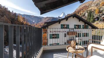 LyxlÀgenhet - utsikt mot bergen | Balkongutsikt