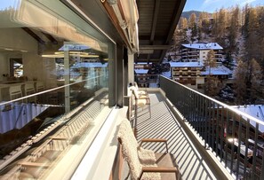 Condo luxueux, vue sur la montagne | Balcon