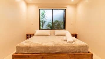 Apartamento superior, vista para o jardim | 2 quartos, cofres nos quartos, escrivaninha
