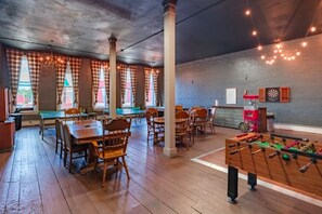 Game room - Sleep 25 w/ Private Group Accommodations, Banquet Space, Game Room (Ovid)