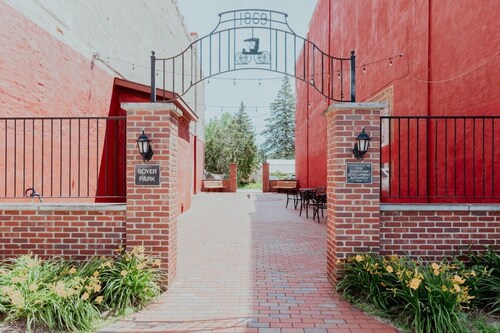 Vintage Main Street Retreat Sleeps 25