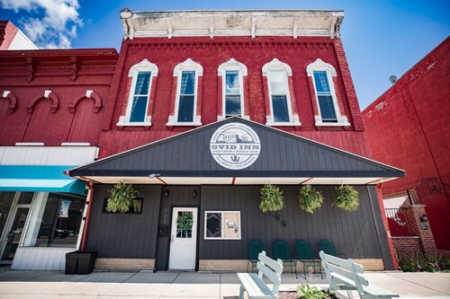 Sleep 25 w/ Private Group Accommodations, Banquet Space, Game Room