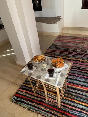 Daily full breakfast (USD 4 per person) - KING KASSEM nubian guest house (Aswan)