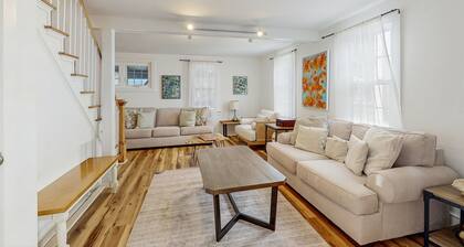 Town of Rehoboth Beach spacious house w/patio, W/D & WIFI