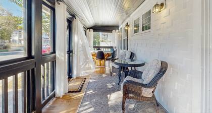 Town of Rehoboth Beach spacious house w/patio, W/D & WIFI