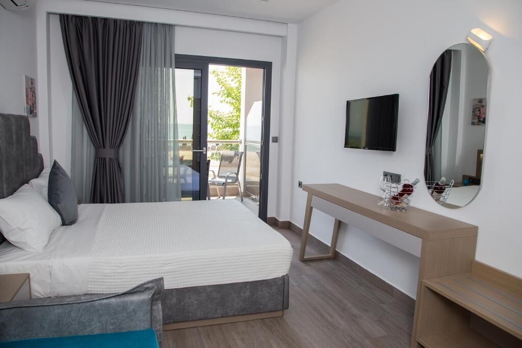 Junior-Studiosuite | Laptopgeeigneter Arbeitsplatz, schallisolierte Zimmer, kostenloses WLAN