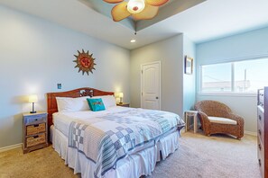 3 soverom, strykejern/-brett, internettilgang og sengetøy