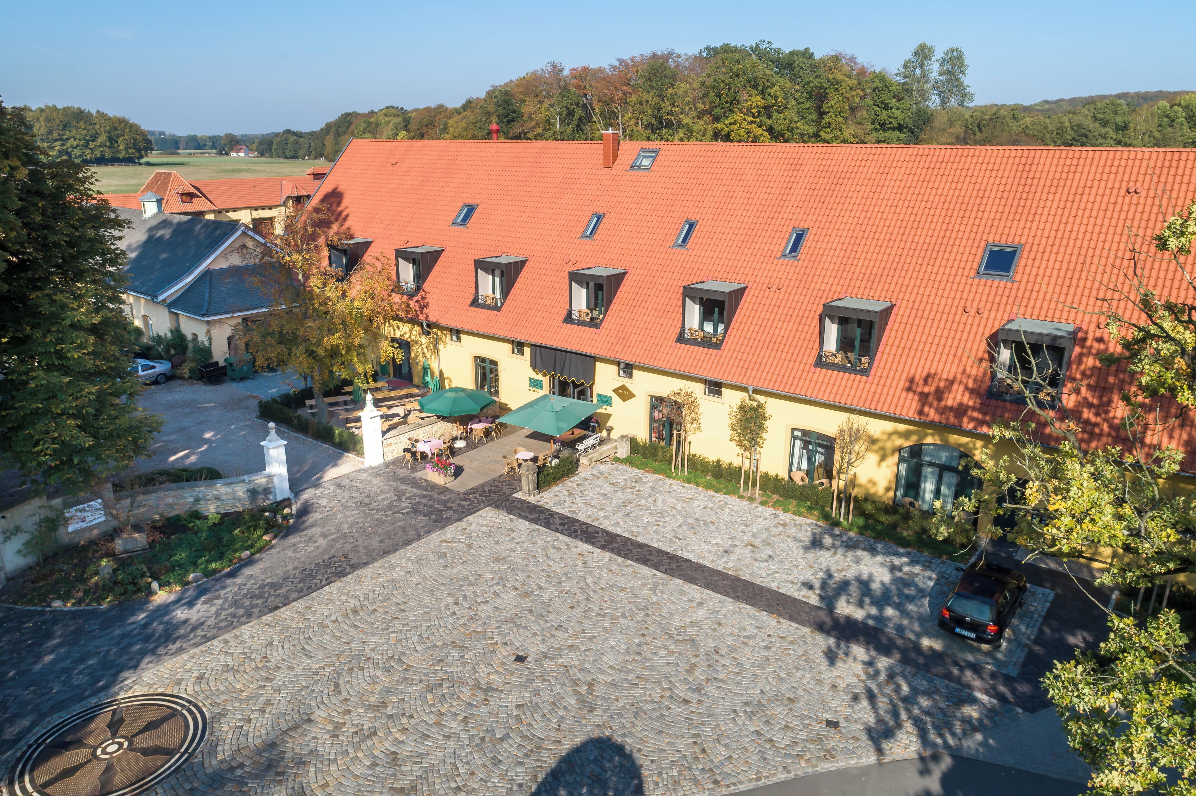 Vista frontal de la propiedad