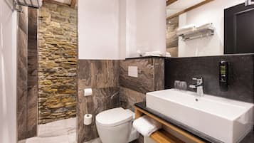 Deluxe-Doppelzimmer | Zimmersafe, Verdunkelungsvorhänge, schallisolierte Zimmer